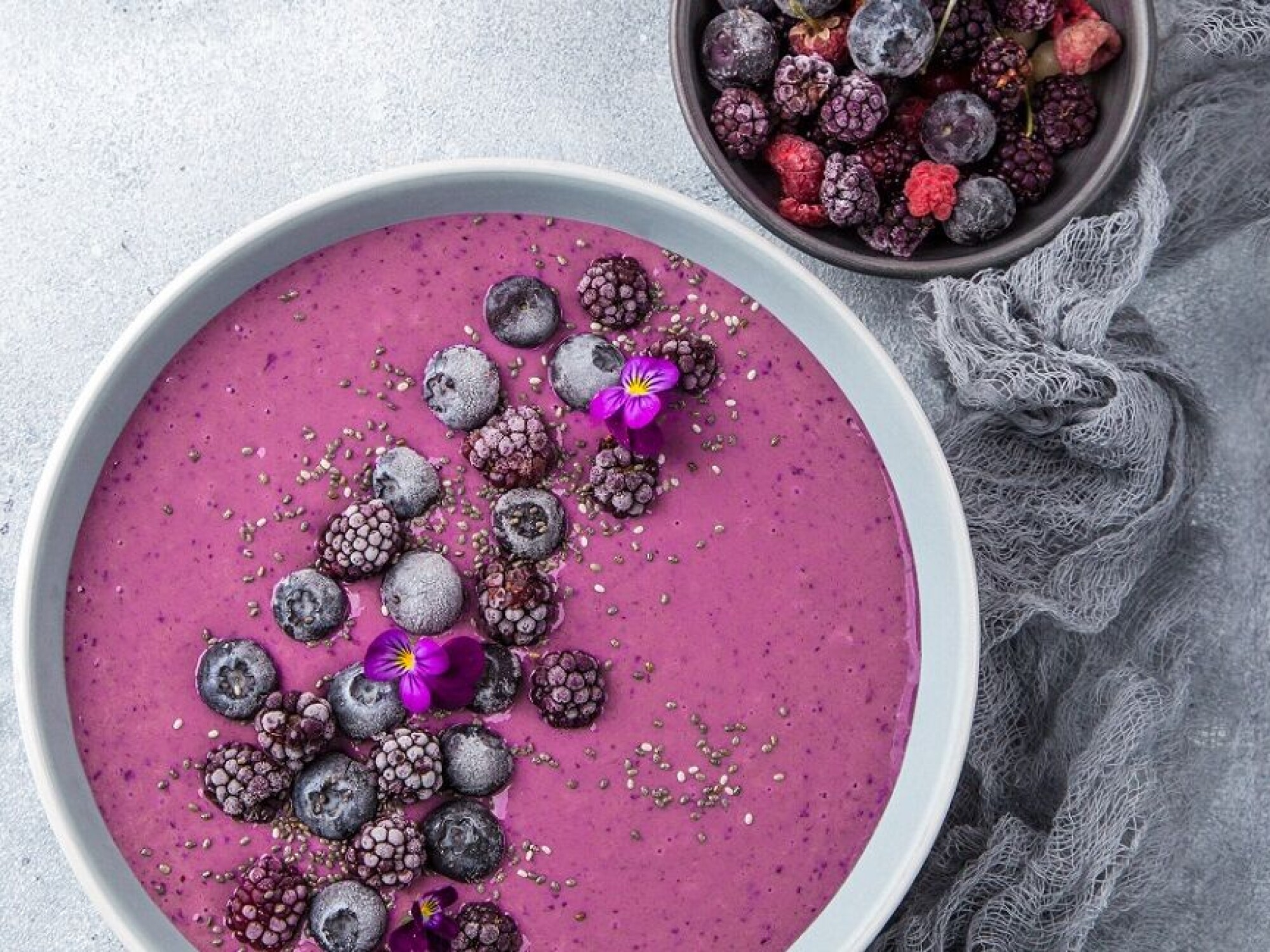 Lyst på noe godt? En smoothie eller yoghurt med bær er en sikker vinner!