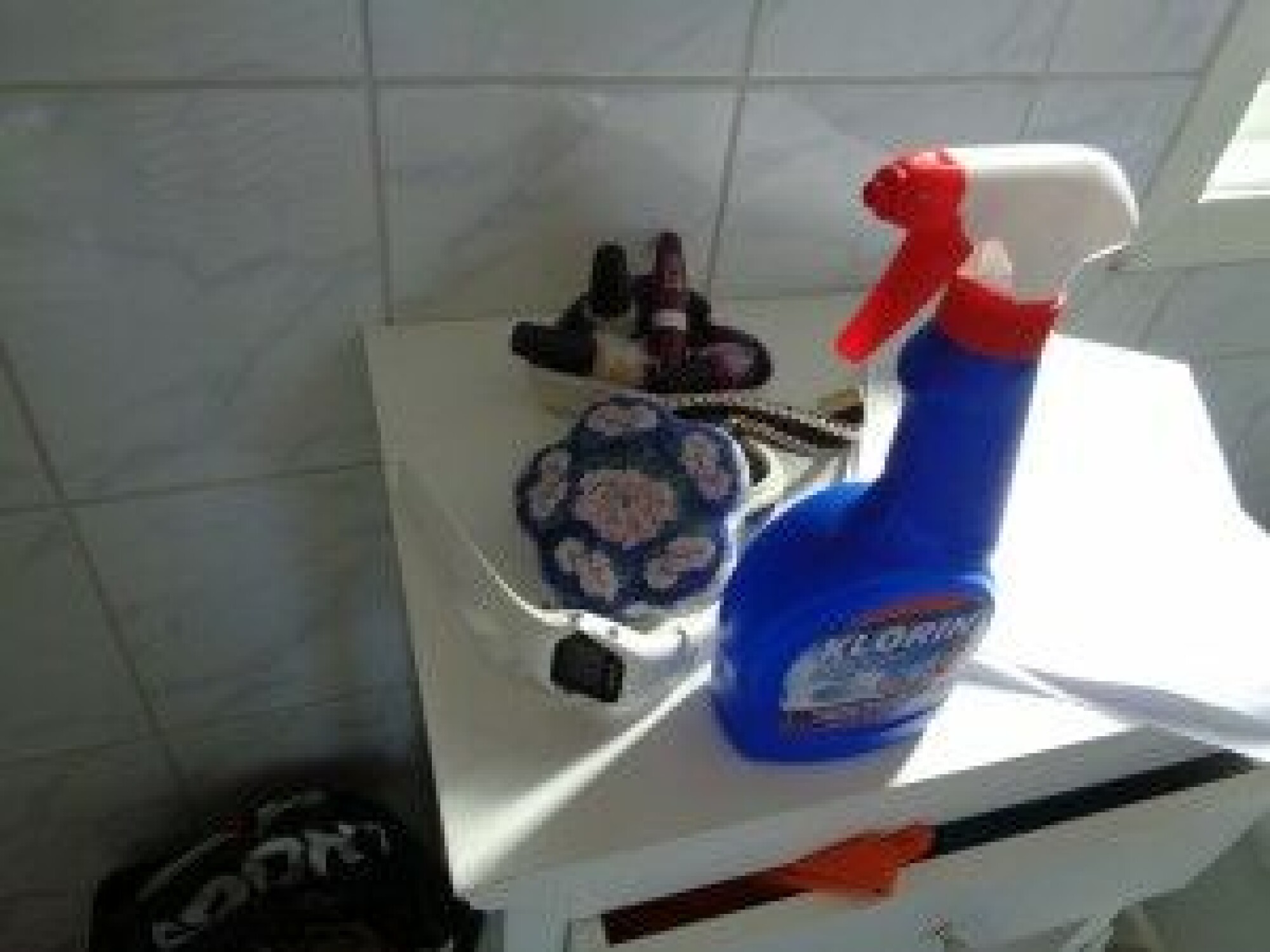 En lett blanding av diverse på kommoden min inne på badet…