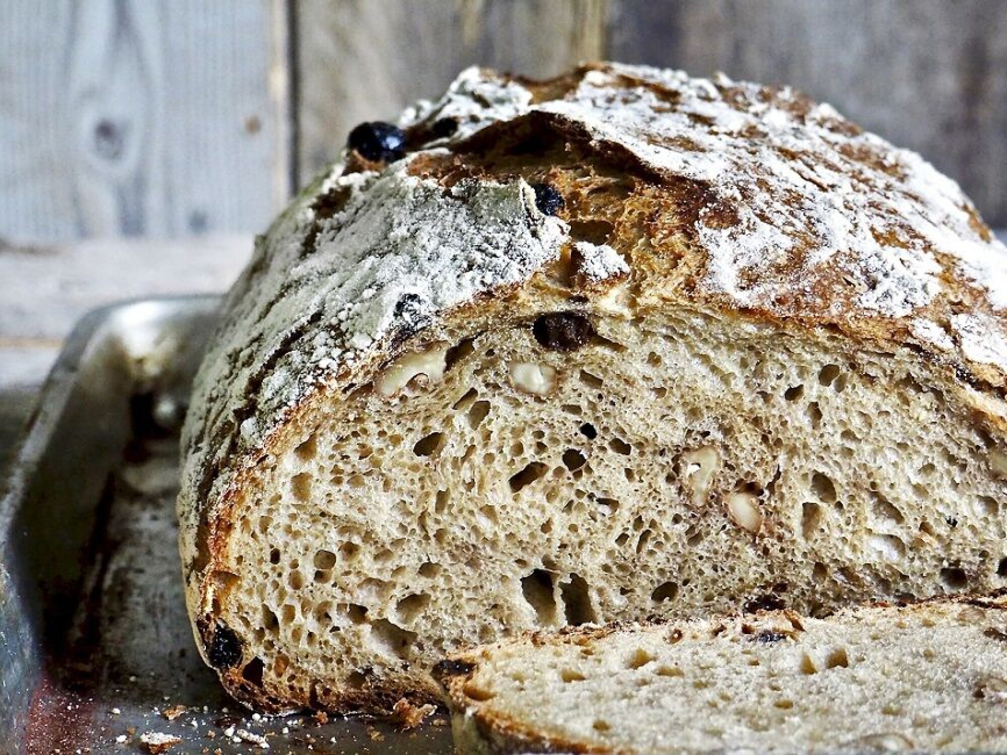 Eltefritt vørterbrød er en av hele 30 Roede-favoritter fra boken “Eltefri bakst”.