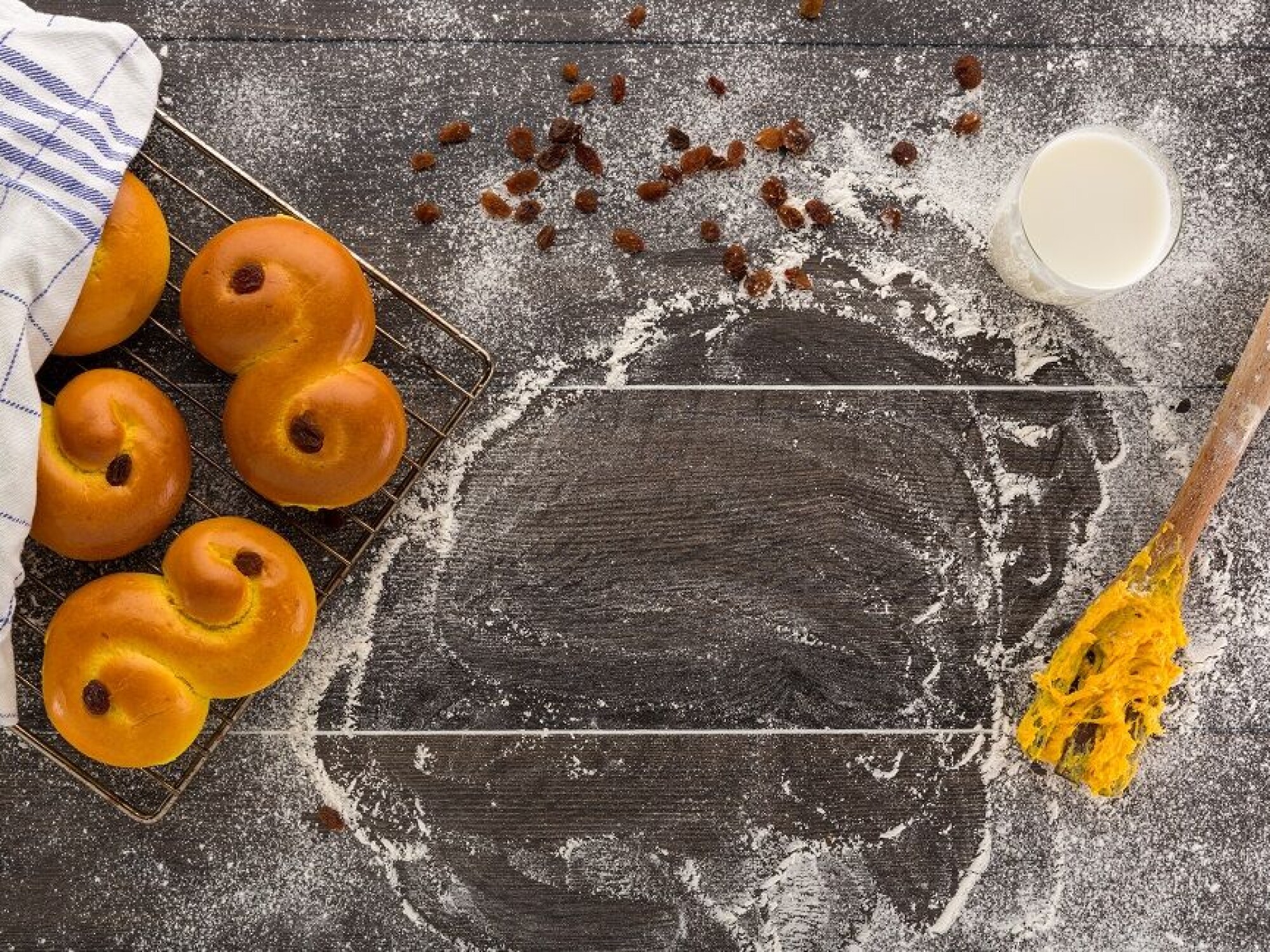 Spre litt lys og glede og inviter på deilige lussekatter!