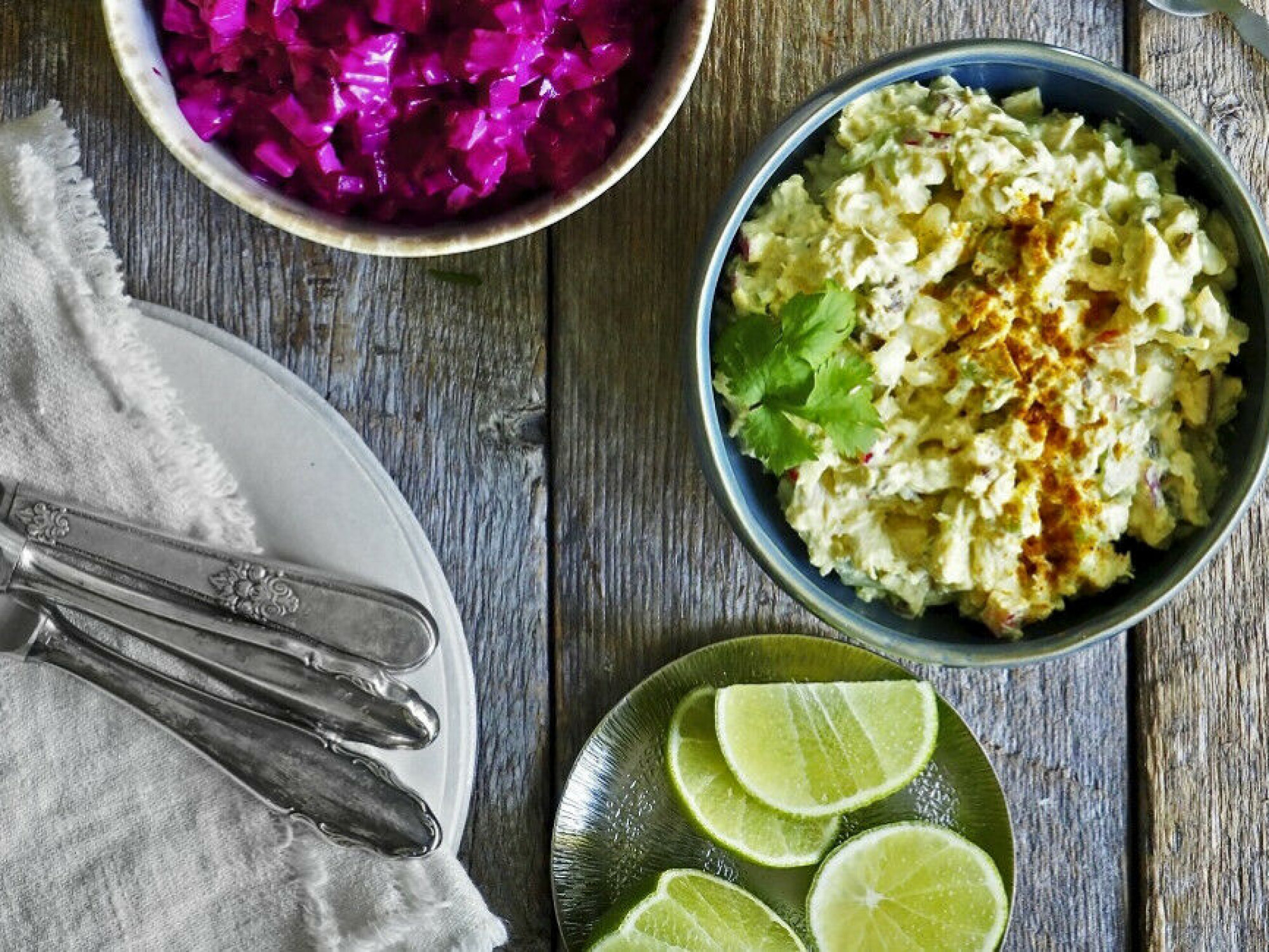 Kyllingsalat med karri fra boken Eltefri bakst. Foto: Ina Janine Johnsen