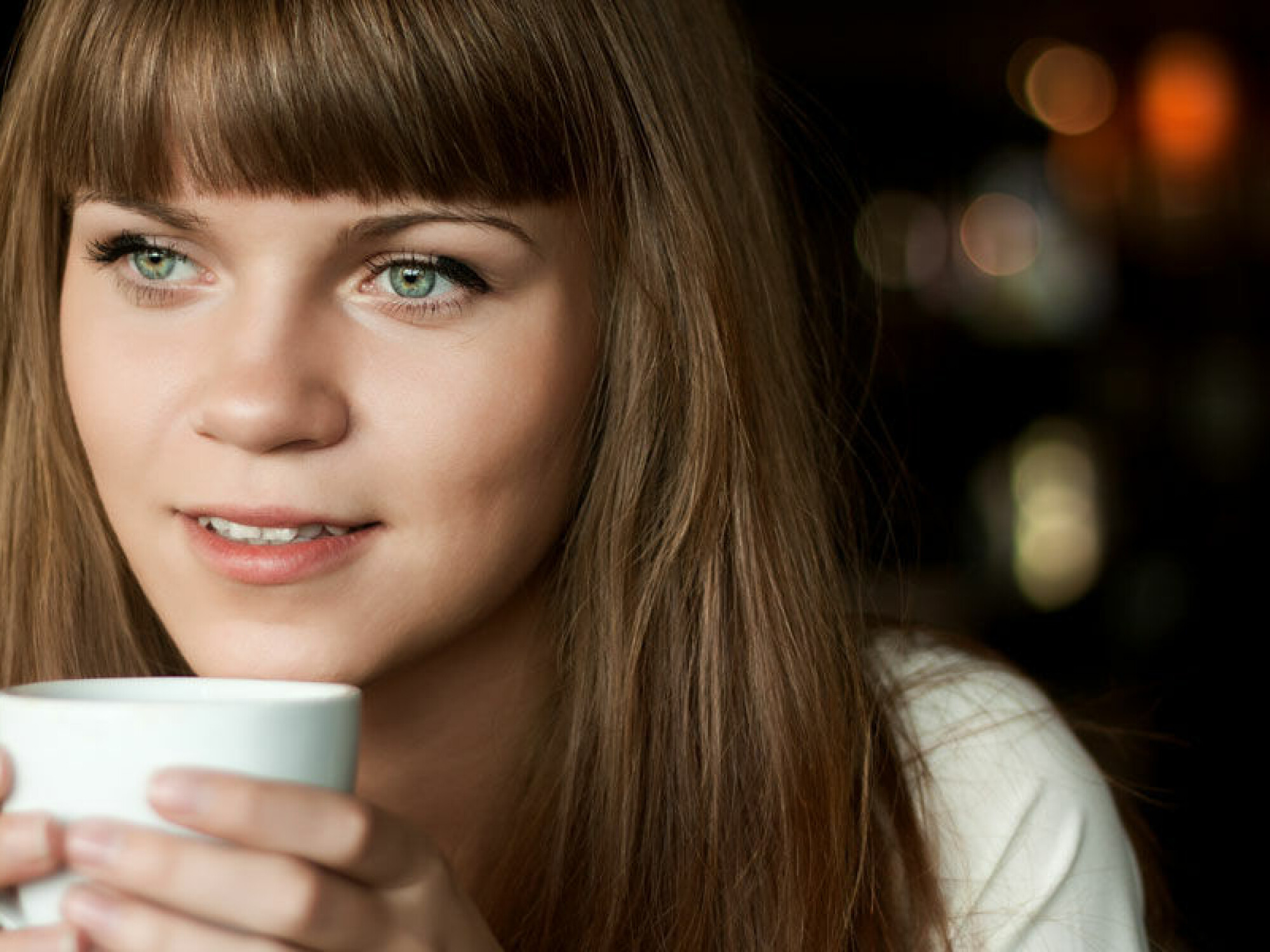 En typisk kopp kaffe inneholder 75-100 mg koffein.