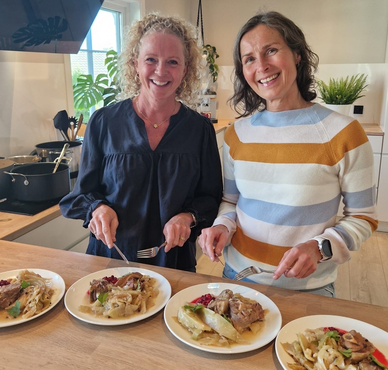 Her tester Jeanette Roede og Unni Coldevin sesongens f&aring;rik&aring;l.